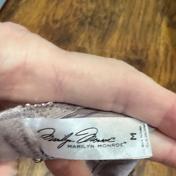 CLEARANCE OFFER.  5
Marilyn Monroe Lace Halter Bralette - Soft Gray sz med - Picture 4 of 4